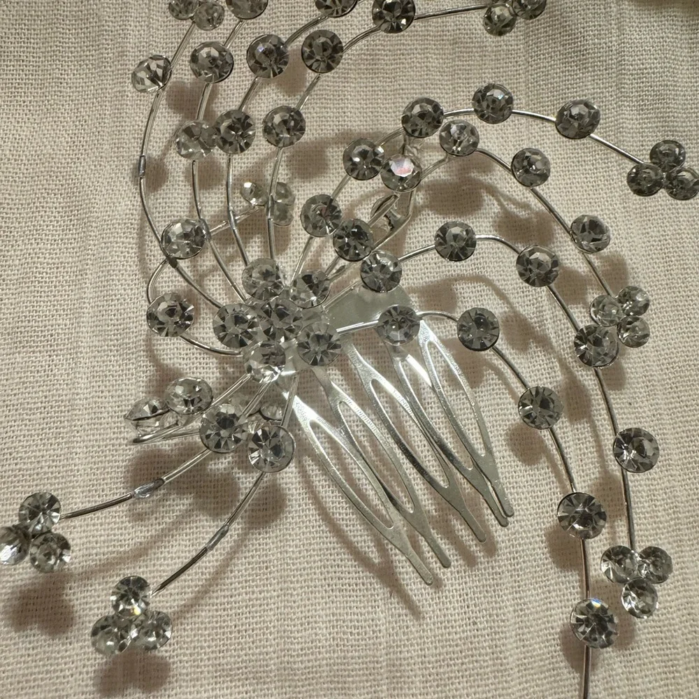 Elegant Silver Crystal Hair Comb